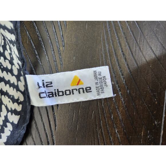 Vintage 100% Silk Elisabeth Liz Claiborne‎ Handkerchief 10 1/2x 10 1/2" - Picture 2 of 4